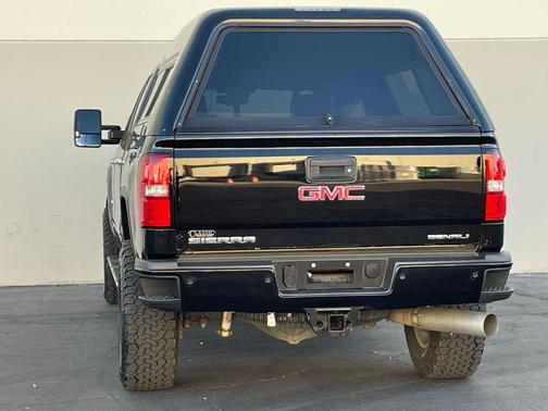 Onyx Black 2016 GMC Sierra 2500 Denali