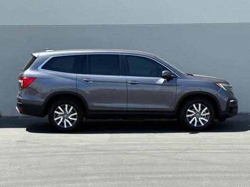 Modern Steel Metallic 2020 Honda Pilot AWD EX