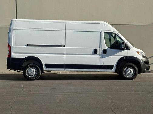 Bright White Clearcoat 2025 RAM ProMaster 3500 High Roof