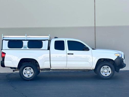 2022 Toyota Tacoma SR