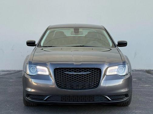 2021 Chrysler 300 Touring