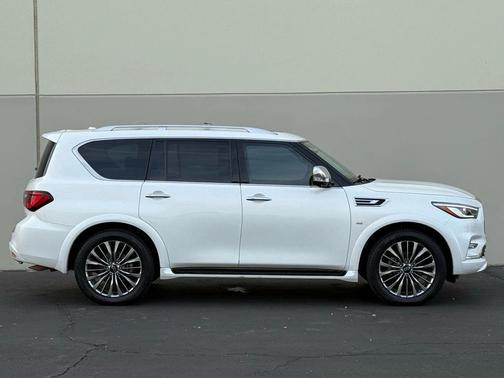 2018 INFINITI QX80 Base