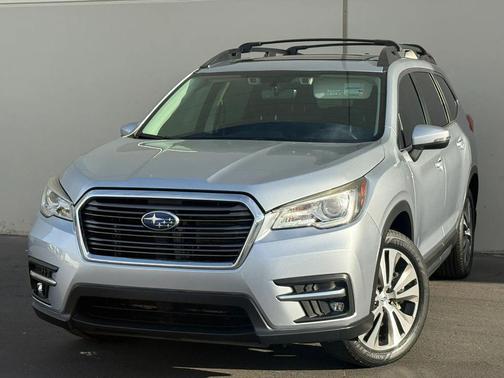 Ice Silver Metallic 2020 Subaru Ascent Limited 8-Passenger