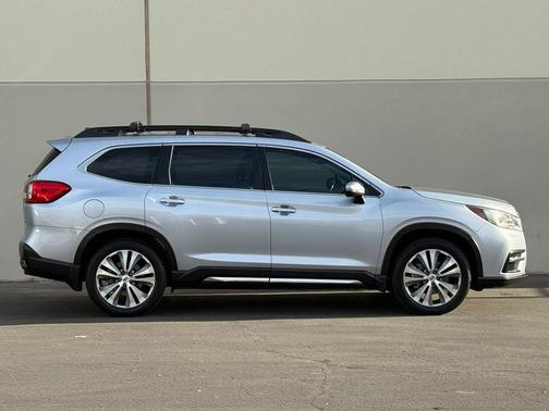 Ice Silver Metallic 2020 Subaru Ascent Limited 8-Passenger