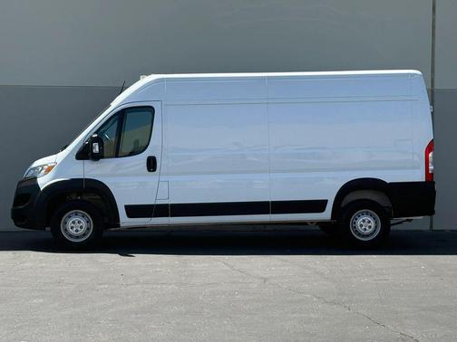 Bright White Clearcoat 2024 RAM ProMaster 2500 Tradesman