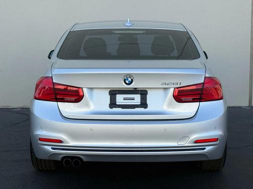 2016 BMW 328 328i Sedan 4D