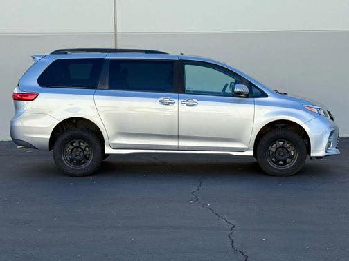 2020 Toyota Sienna Limited Premium