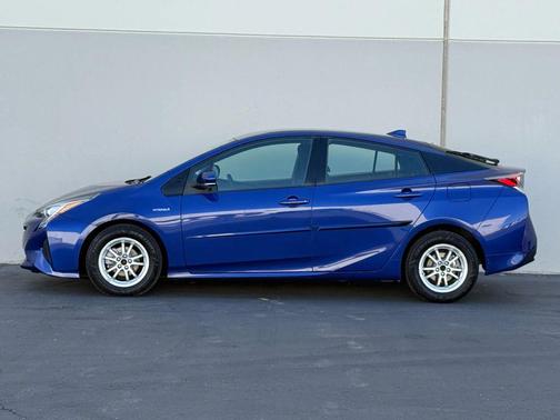 2016 Toyota Prius Two