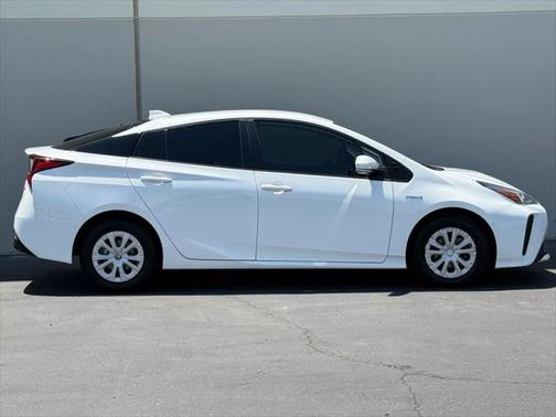 2021 Toyota Prius LE