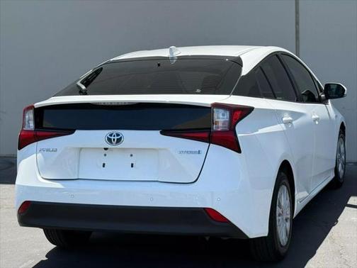 2021 Toyota Prius LE