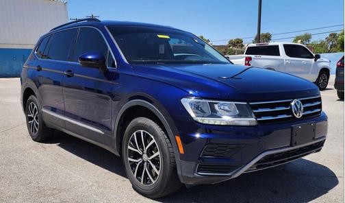 Deep Black Pearl 2021 Volkswagen Tiguan