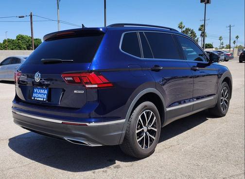 Deep Black Pearl 2021 Volkswagen Tiguan