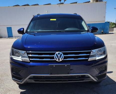 Deep Black Pearl 2021 Volkswagen Tiguan