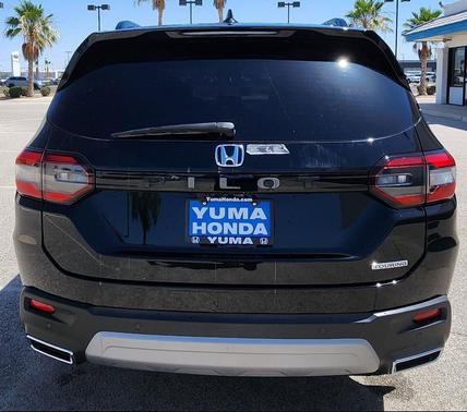 Crystal Black Pearl 2024 Honda Pilot Touring 8-Passenger