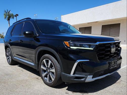 Crystal Black Pearl 2024 Honda Pilot Touring 8-Passenger