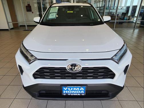 Ice Cap 2024 Toyota RAV4 XLE