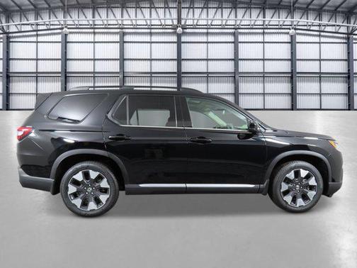 CRYSTAL BLACK 2026 Honda Pilot Elite