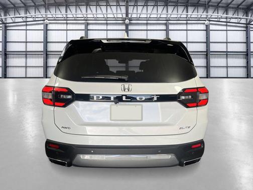 Platinum White Pearl 2026 Honda Pilot Elite