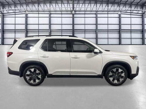 Platinum White Pearl 2026 Honda Pilot Elite