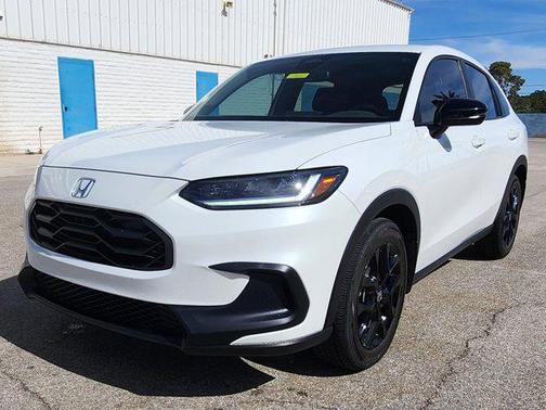Platinum White Pearl 2025 Honda HR-V 2WD Sport