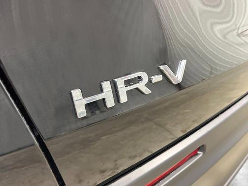 Crystal Black Pearl 2026 Honda HR-V LX