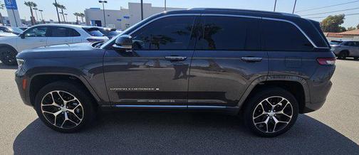2022 Jeep Grand Cherokee Summit