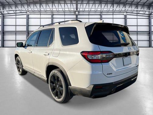 Platinum White Pearl 2026 Honda Pilot Black Edition