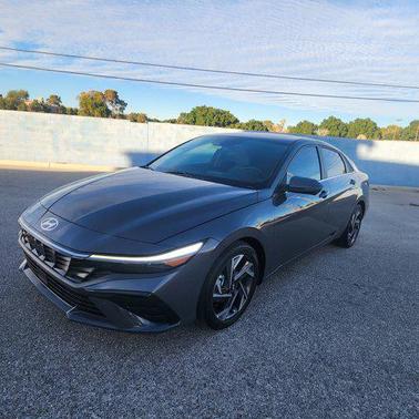 2024 Hyundai ELANTRA Limited