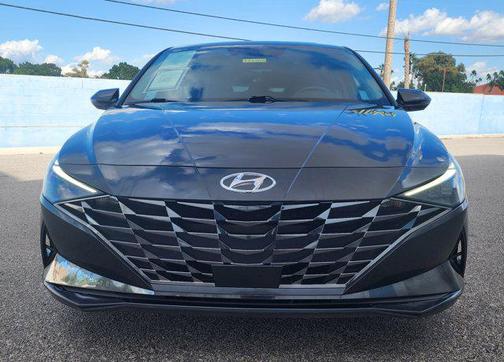 2021 Hyundai ELANTRA Limited