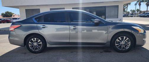 Gun Metallic 2015 Nissan Altima 2.5 S