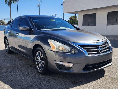 Gun Metallic 2015 Nissan Altima 2.5 S