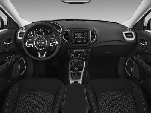 Granite Crystal Metallic Clearcoat 2018 Jeep Compass Latitude