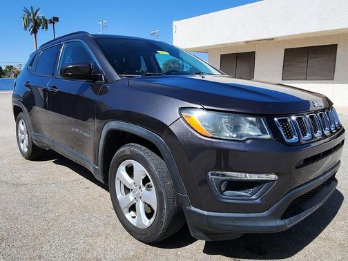 Granite Crystal Metallic Clearcoat 2018 Jeep Compass Latitude