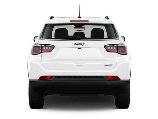 Granite Crystal Metallic Clearcoat 2018 Jeep Compass Latitude