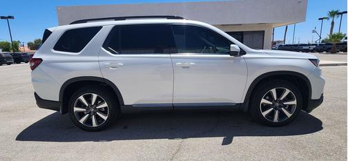 Platinum White Pearl 2025 Honda Pilot Touring 8-Passenger