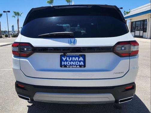 Platinum White Pearl 2025 Honda Pilot Touring 8-Passenger