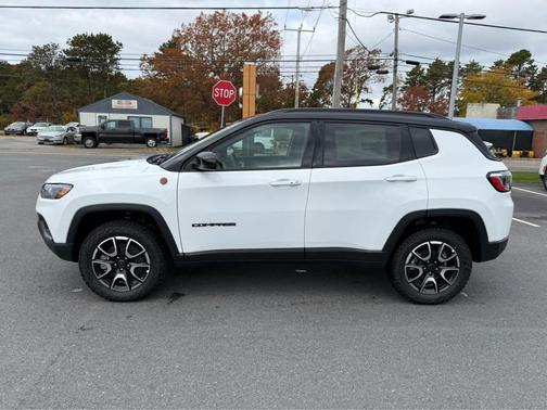 2026 Jeep Compass Trailhawk