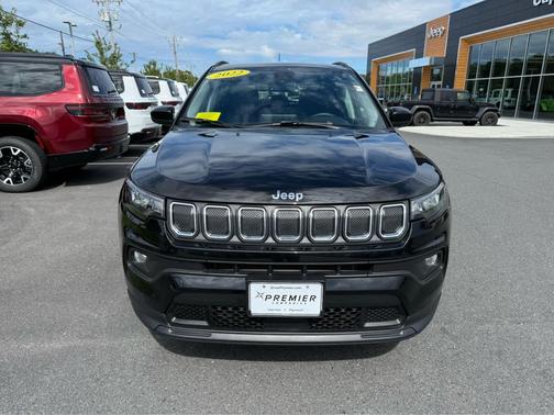 2022 Jeep Compass Latitude Lux