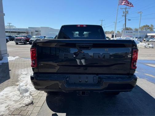 2026 RAM 2500 Big Horn 4x4 Crew Cab 64 Box