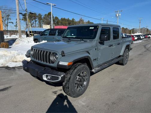 2026 Jeep Gladiator Sahara 4x4