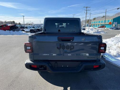 2026 Jeep Gladiator Sahara 4x4