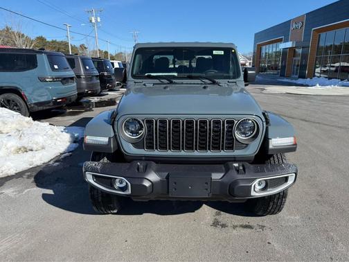 2026 Jeep Gladiator Sahara 4x4