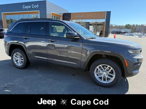 Baltic Gray Metallic Clearcoat 2026 Jeep Grand Cherokee Laredo