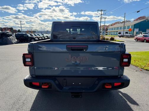 2026 Jeep Gladiator Mojave 4x4