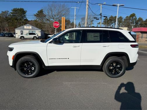 2026 Jeep Grand Cherokee Altitude