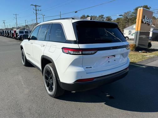 2026 Jeep Grand Cherokee Altitude