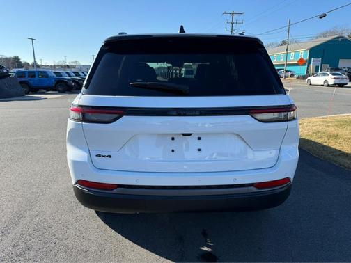 2026 Jeep Grand Cherokee Altitude