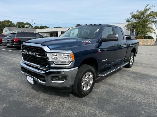 2022 RAM 3500 Big Horn 4x4 Crew Cab 64 Box