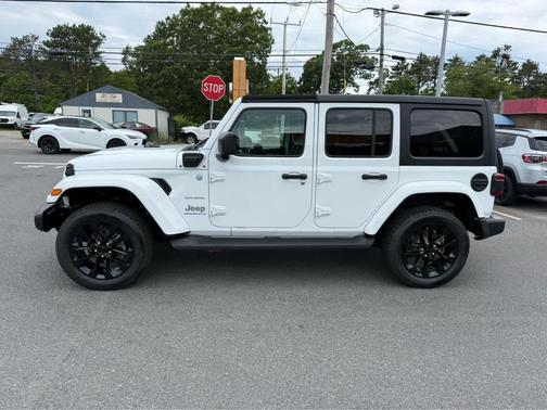 Bright White Clearcoat 2023 Jeep Wrangler 4xe Sahara