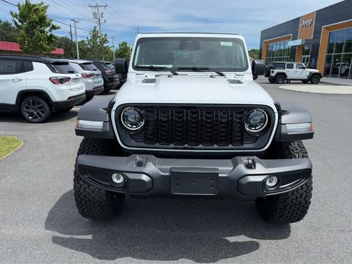 Bright White Clearcoat 2026 Jeep Wrangler Willys